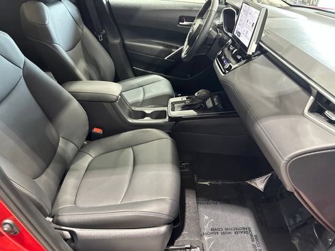 Used 2026 Toyota Corolla Cross XLE w/ Convenience Package AWD/4WD image 17