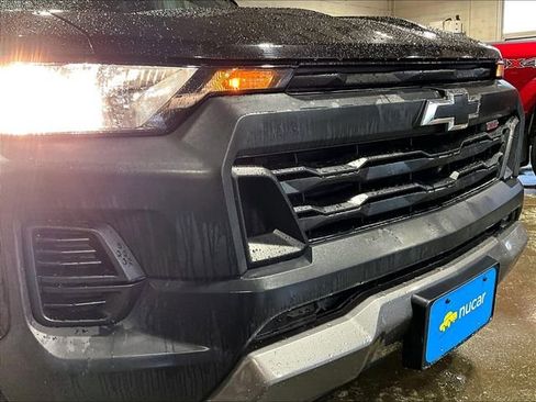 Used 2023 Chevrolet Colorado Trail Boss w/ Technology Package AWD/4WD image 30