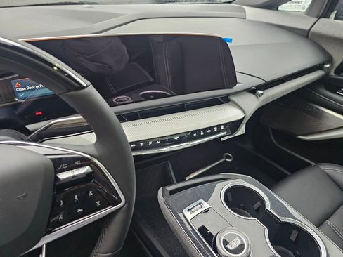 New 2026 Cadillac Optiq Luxury 1 image 31