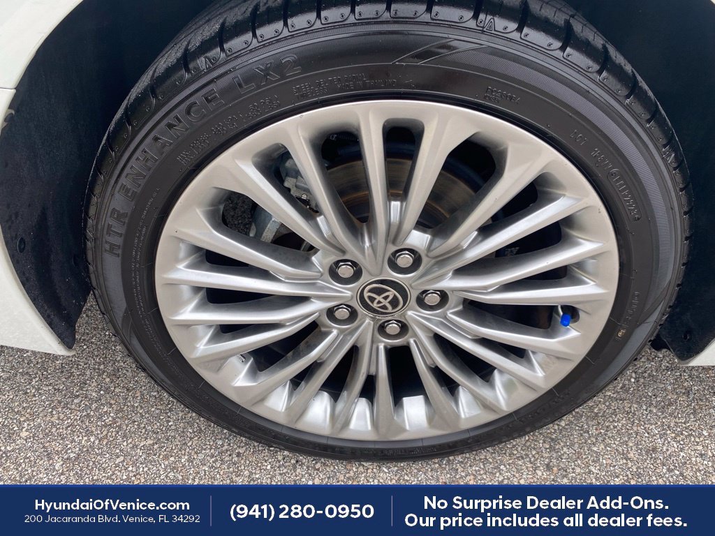 Used 2021 Toyota Avalon Limited w/ Advanced Safety Package FWD image 26