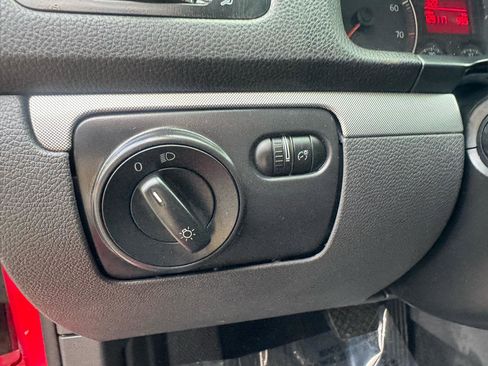 Used 2009 Volkswagen Jetta SE FWD image 30