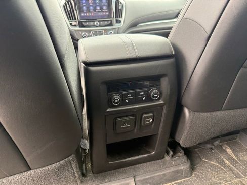 Used 2022 Chevrolet Traverse Premier w/ LPO, Floor Liner Package AWD/4WD image 7