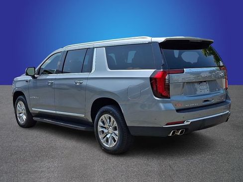 Used 2025 GMC Yukon XL Denali AWD/4WD image 6