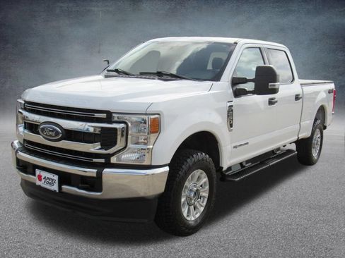Used 2022 Ford F250 XLT AWD/4WD image 2