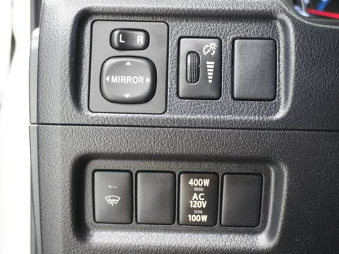 Used 2018 Toyota 4Runner SR5 Premium image 26