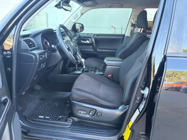 Used 2022 Toyota 4Runner TRD Off-Road AWD/4WD image 27