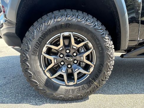 New 2026 Chevrolet Colorado ZR2 w/ Technology Package AWD/4WD image 10