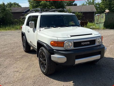 Used 2014 Toyota FJ Cruiser 4WD w/ Convenience Package image 1