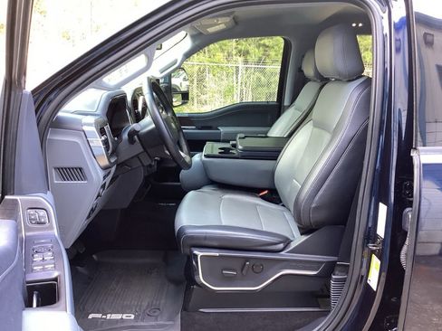 Used 2022 Ford F150 Lariat w/ Trailer Tow Package image 26