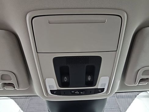 New 2025 Honda Pilot Touring image 24