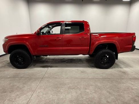 Used 2019 Toyota Tacoma SR5 image 8