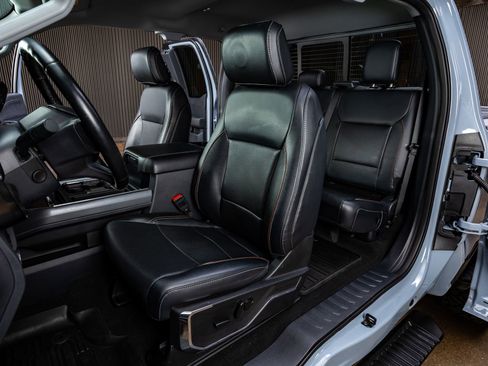 Used 2024 Ford F350 Lariat w/ Sport Appearance Package image 30