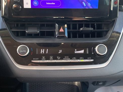 Used 2025 Toyota Corolla LE image 24