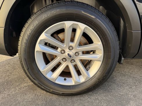 Used 2016 Ford Explorer XLT w/ Equipment Group 202A image 13