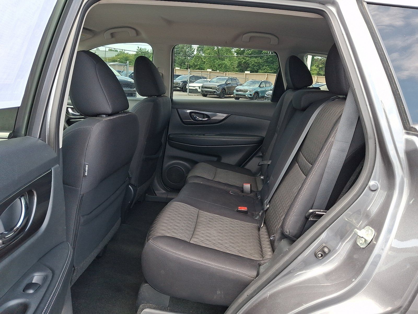 Used 2017 Nissan Rogue SV w/ Midnight Edition AWD/4WD image 11