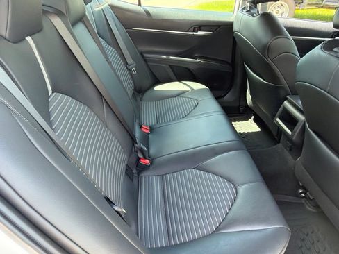 Used 2021 Toyota Camry SE FWD image 18