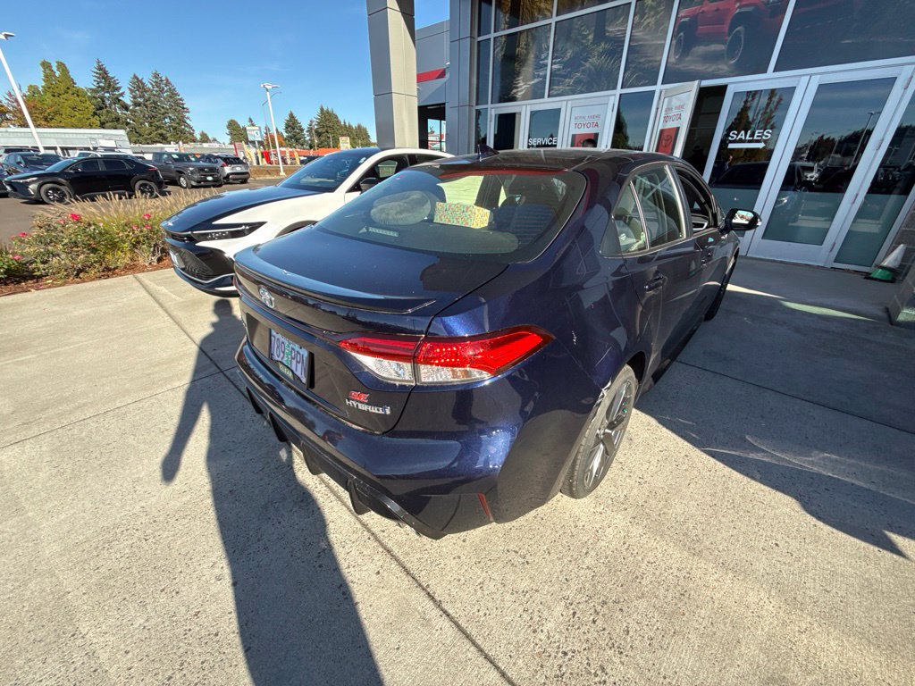 Used 2024 Toyota Corolla SE FWD image 5