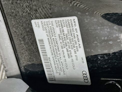 Used 2023 Audi Q5 2.0T Premium w/ Convenience Package AWD/4WD image 12