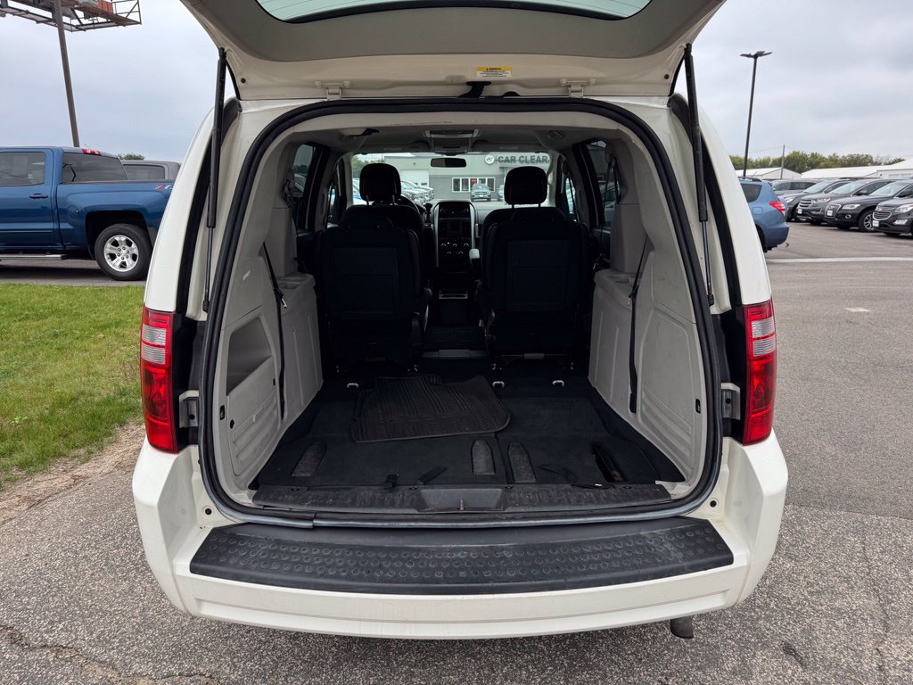 Used 2010 Dodge Grand Caravan SXT FWD image 35