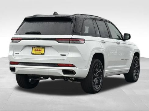 New 2025 Jeep Grand Cherokee Summit image 6