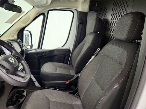 Used 2025 RAM ProMaster 2500 w/ U-Haul Equipment Group FWD image 17
