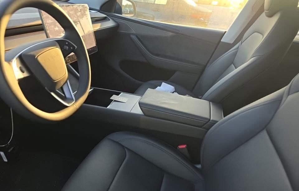 Used 2026 Tesla Model Y Long Range AWD/4WD image 9