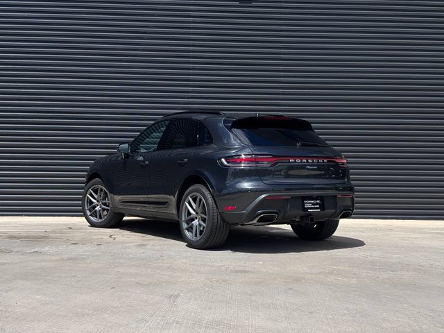 Certified 2026 Porsche Macan AWD/4WD image 3