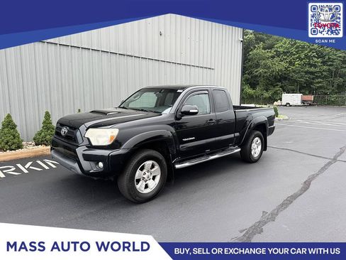 Used 2013 Toyota Tacoma 4x4 Access Cab V6 w/ TRD Sport Pkg image 2