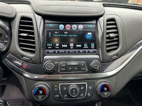 Used 2017 Chevrolet Impala LT image 19