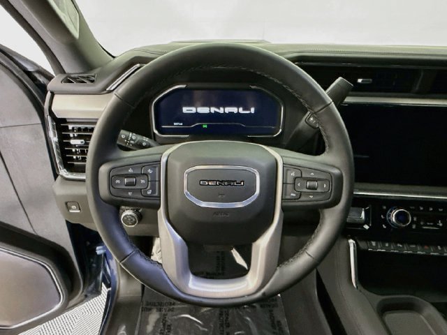 Used 2025 GMC Sierra 2500 Denali w/ Denali Reserve Package AWD/4WD image 12