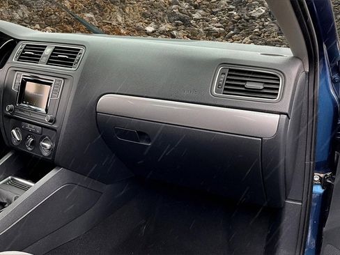 Used 2017 Volkswagen Jetta S w/ Jetta S Cold Weather Package image 12