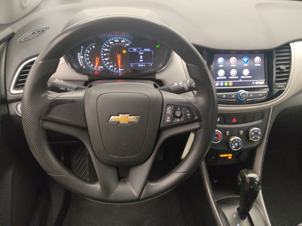 Used 2020 Chevrolet Trax LS FWD image 22