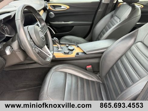 Used 2019 Alfa Romeo Giulia Ti w/ Quick Order Package 22Z Lusso image 11