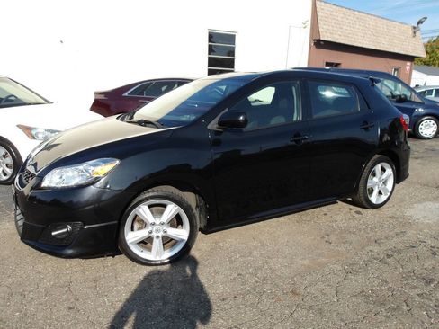 Used 2010 Toyota Matrix S image 2