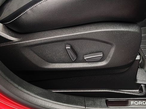 Used 2024 Ford Edge ST image 28