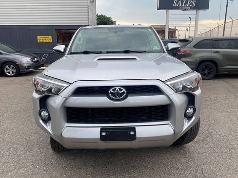 Used 2018 Toyota 4Runner TRD Off-Road Premium AWD/4WD image 3