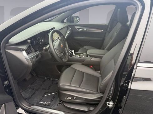 Used 2025 Cadillac XT5 Luxury w/ LPO, Floor Liner Package image 10