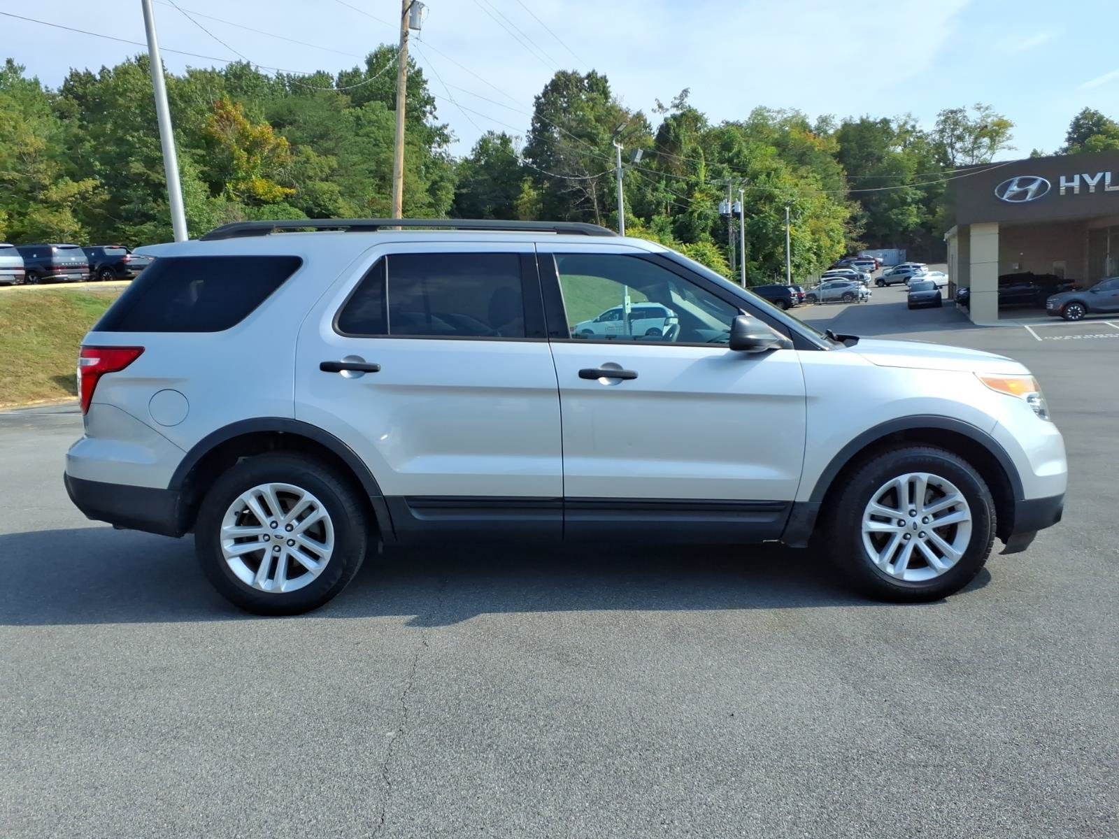 Used 2015 Ford Explorer FWD image 24
