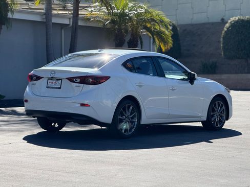 Used 2018 MAZDA MAZDA3 Grand Touring image 6