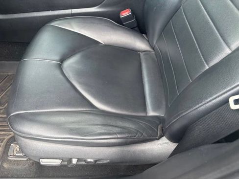 Used 2021 Toyota Highlander XLE AWD/4WD image 14