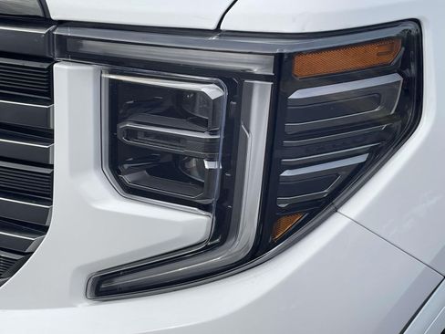 Used 2025 GMC Sierra 1500 AT4 w/ AT4 Premium Package image 13