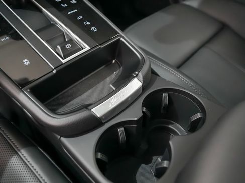 New 2026 Porsche Macan image 34