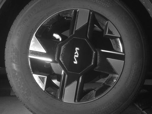 Used 2026 Kia Sportage LX FWD image 18