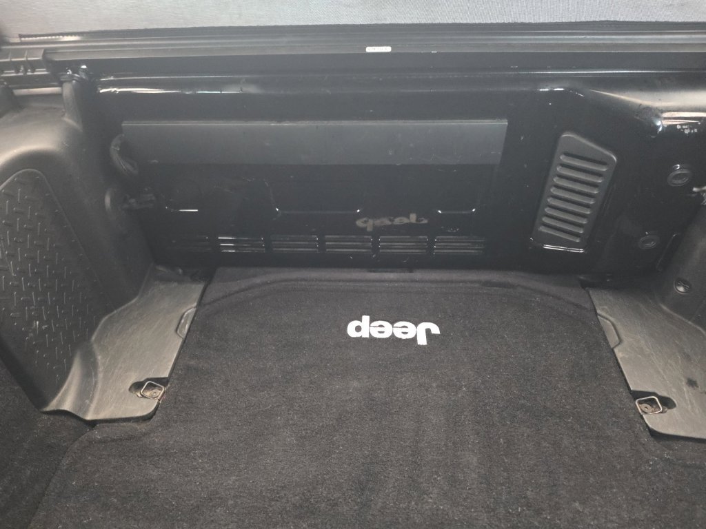 Used 2017 Jeep Wrangler Unlimited Sport w/ Quick Order Package 24S AWD/4WD image 13