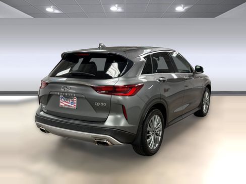 Used 2023 INFINITI QX50 Pure AWD/4WD image 9