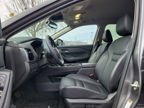 Used 2025 Nissan Rogue SL image 20