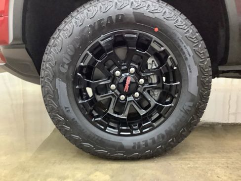 New 2026 GMC Canyon Elevation w/ Convenience Package image 28