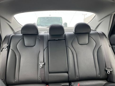 Used 2025 Hyundai Elantra Limited image 40