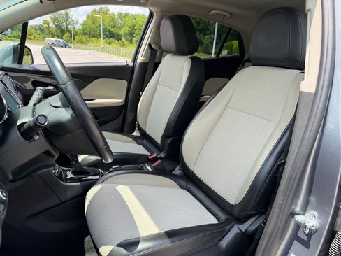 Used 2019 Buick Encore Preferred w/ Safety Package FWD image 5
