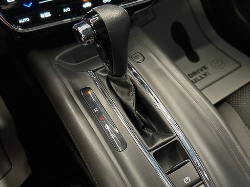 Used 2022 Honda HR-V EX image 16